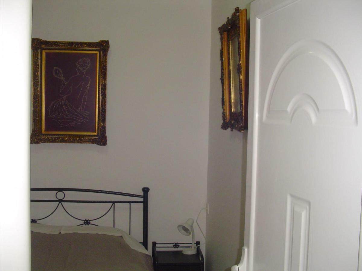 Nina Rooms Artemida  Ngoại thất bức ảnh