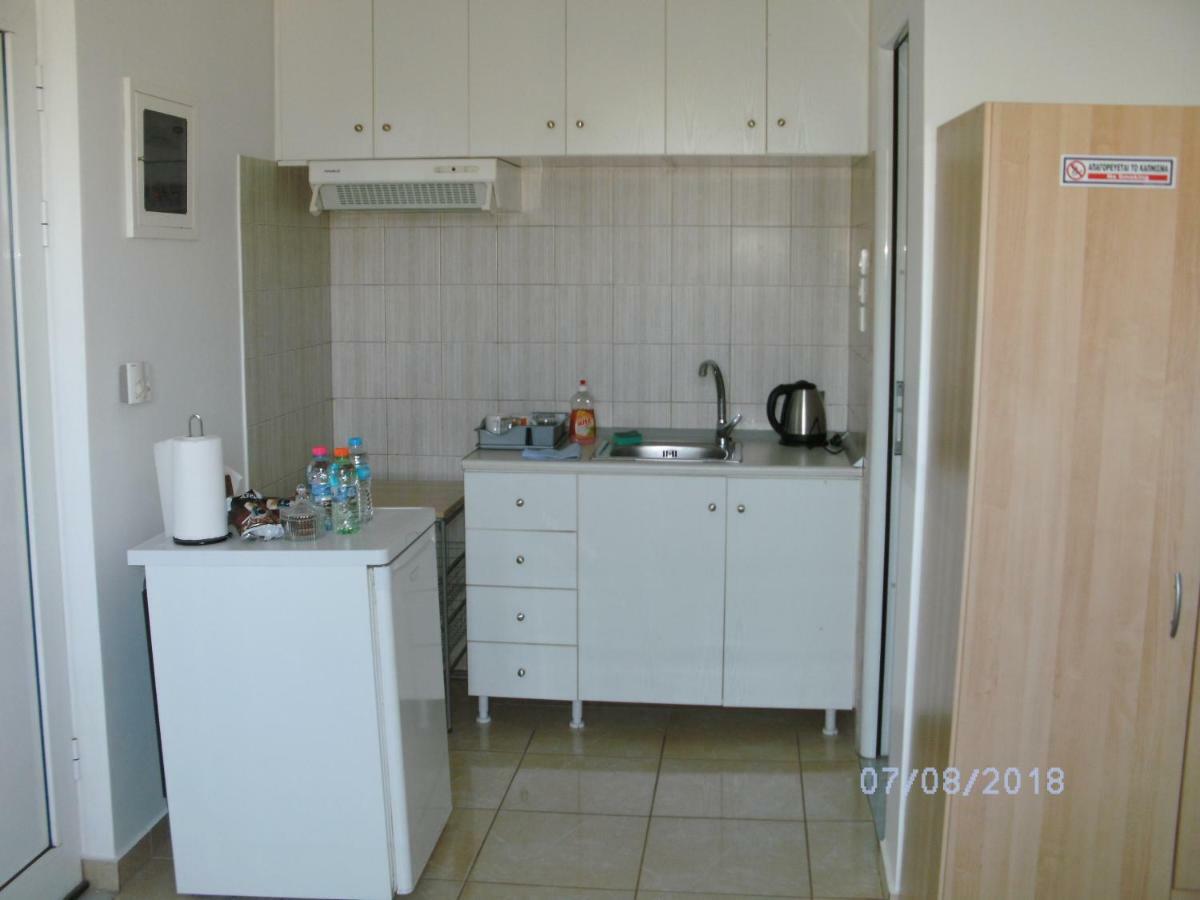 Nina Rooms Artemida  Ngoại thất bức ảnh