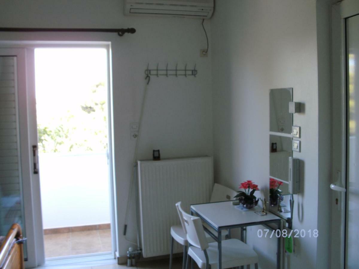 Nina Rooms Artemida  Ngoại thất bức ảnh