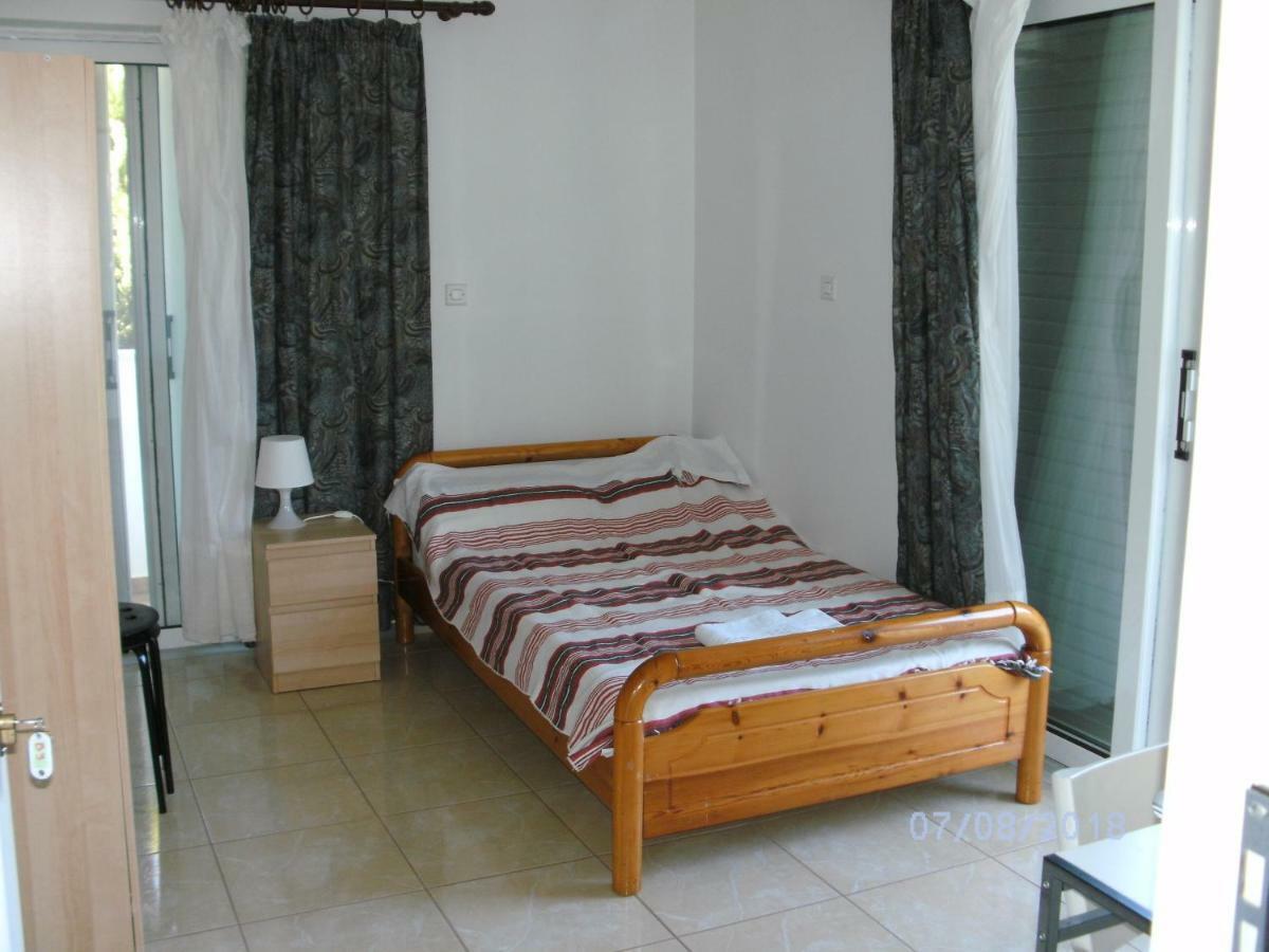 Nina Rooms Artemida  Ngoại thất bức ảnh